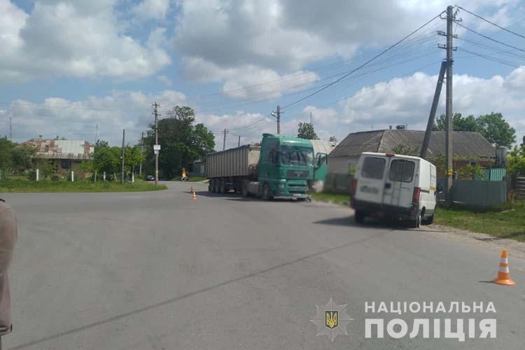 На Тернопільщині водії-порушники спровокували дві аварії