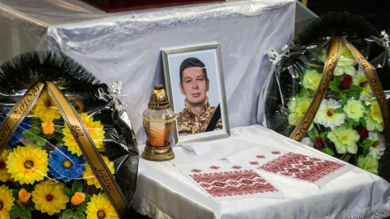Віддав своє серце Україні: у Тернополі попрощалися з воїном Ігорем Гесюком