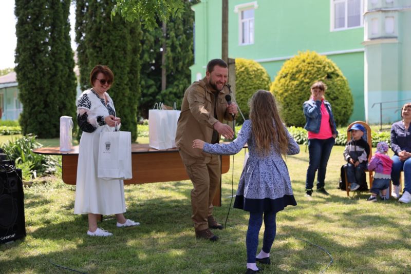 Тернопільська ОВА влаштувала на Кременеччині свято для дітей переселенців