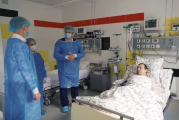 У Тернопільській клінічній лікарні виписують пацієнта, якому нещодавно здійснили унікальну операцію з пересадки серця