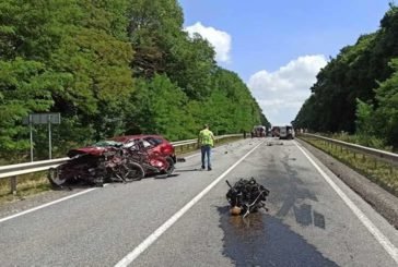 Жахлива аварія на Тернопільщині: поблизу Озерної троє людей загинули та троє травмованих