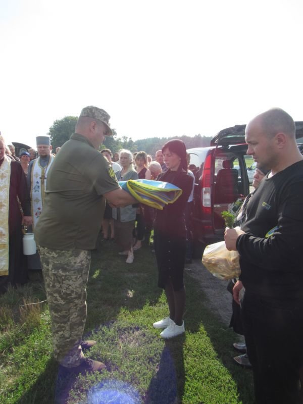 З першого дня війни був на фронті: на Тернопільщині попрощалися з бійцем Сергієм Ганжусем