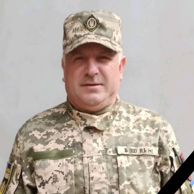 Мав чітку патріотичну позицію: на Тернопільщині попрощалися з воїном Ярославом Калиняком