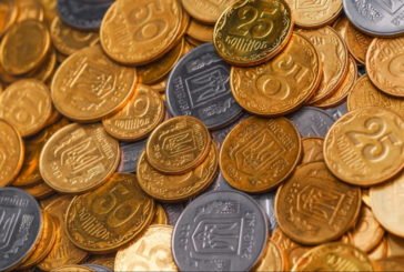 Понад 800 тис грн за місяць: українці здають монети на армію