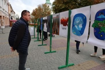 В Тернополі представили виставку харківського художника Нікіти Тітова