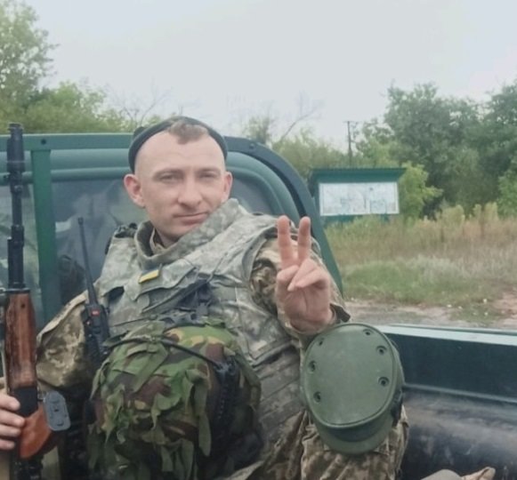 Не чекаючи повістки, пішов захищати Україну: на Тернопільщині попрощалися з Ігорем Рижуком