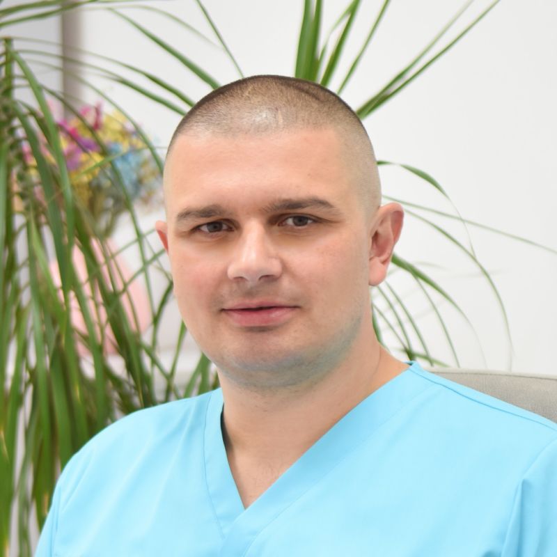 Лікар із Тернопільщини півтора місяця рятував поранених бійців на сході України