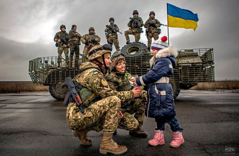 Охороняєте нас на землі та в небі: нині – День захисників і захисниць України