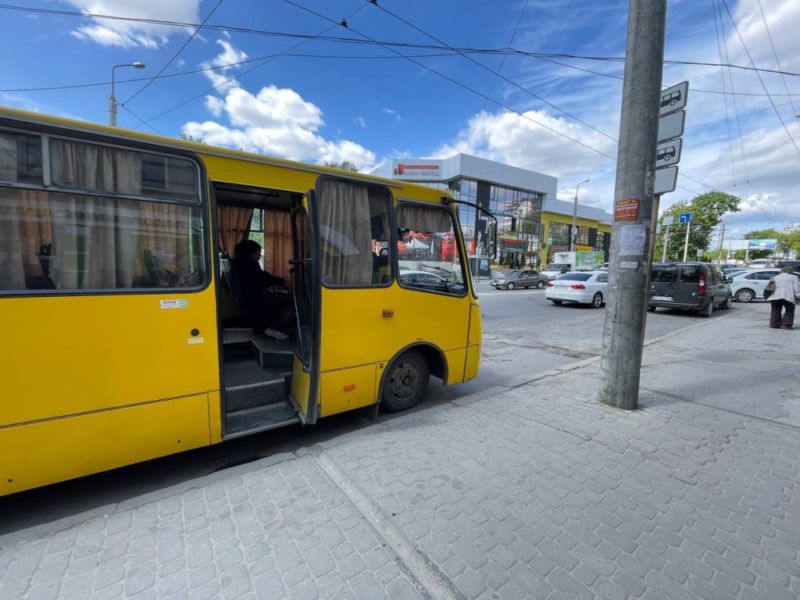 До тернопільських кладовищ у поминальні дні їздитиме більше громадського транспорту