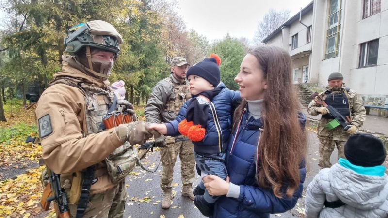 У Тернополі діти продавали напої й зібрали гроші на тепловізор для військових