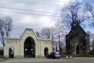 У Тернополі працівник ритуальної служби отримав 65 тис грн хабара за місце для поховання на кладовищі