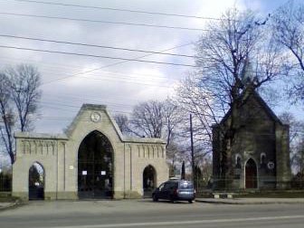 У Тернополі працівник ритуальної служби отримав 65 тис грн хабара за місце для поховання на кладовищі