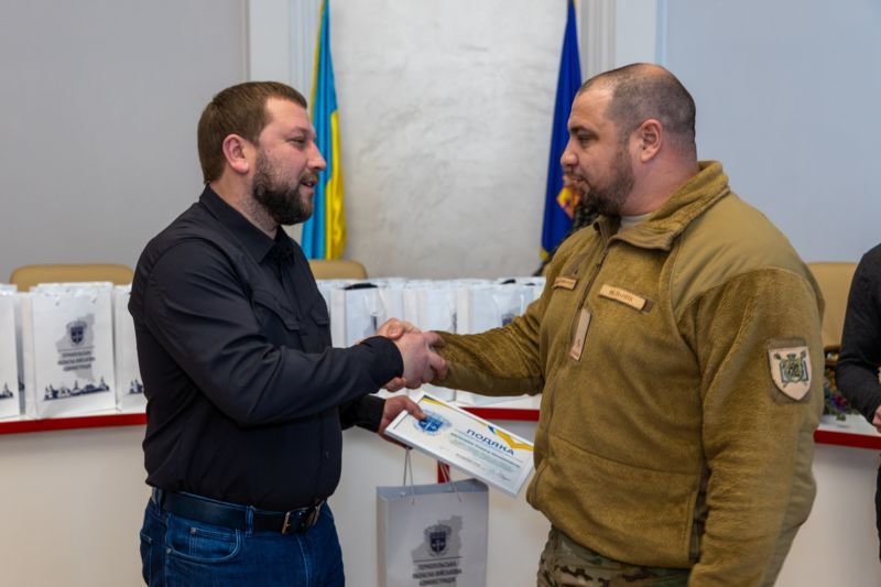 «Ви стали янголами-охоронцями для захисників України»: начальник Тернопільської ОВА привітав волонтерів
