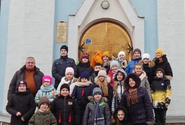 Діти з театру «Дивосвіт», що на Тернопільщині, зібрали 5 тисяч гривень на автомобіль для ЗСУ