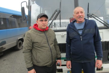 Василь Собко з Ланівців на Тернопільщині 32 роки працює водієм автобуса: зараз і далі перевозить пасажирів та допомагає ЗСУ