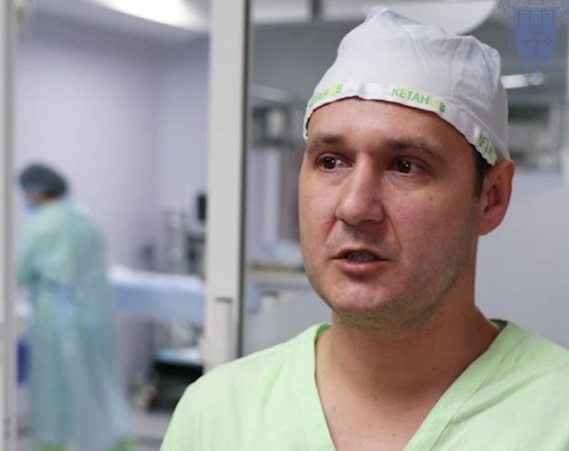 На Тернопільщині працює медик з Маріуполя, який рятував поранених у лікарні біля лінії вогню, до останнього медикаменту