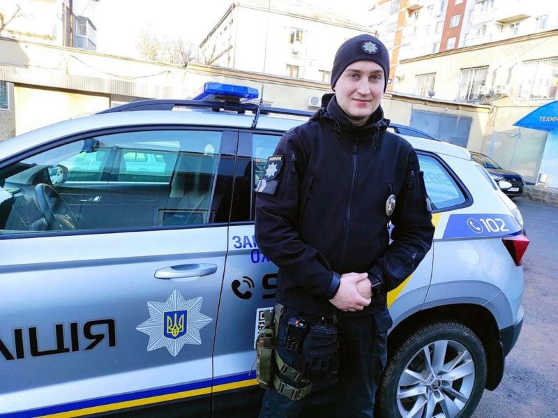 Виклики, за якими потрібно надати екстрену медичну допомогу, ніби переслідують: як поліцейський-медик із Тернополя рятує життя