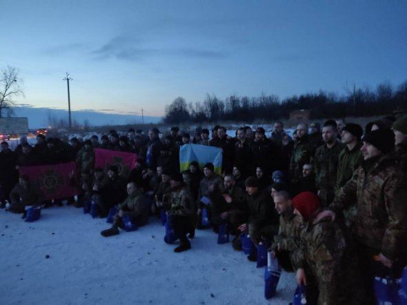 Серед них – захисники Маріуполя: Україна повернула з російського полону 100 воїнів і заступника мера Енергодара