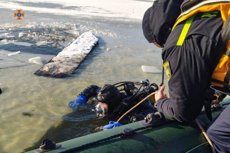 Трагедія на Тернопільщині: на ставку під лід провалилися двоє хлопців – один із них загинув