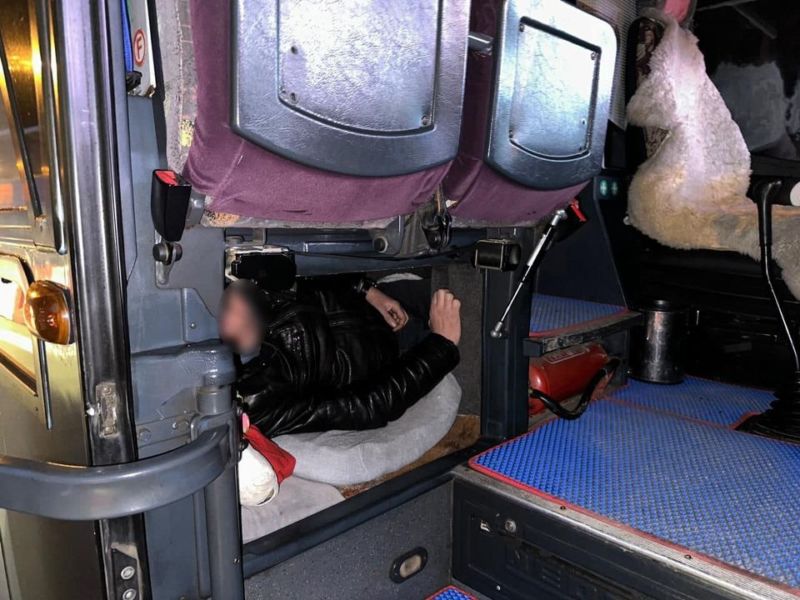 В автобусі «Тернопіль-Прага» водій та пасажир не за тих себе видавали, влаштувавши квест прикордонникам