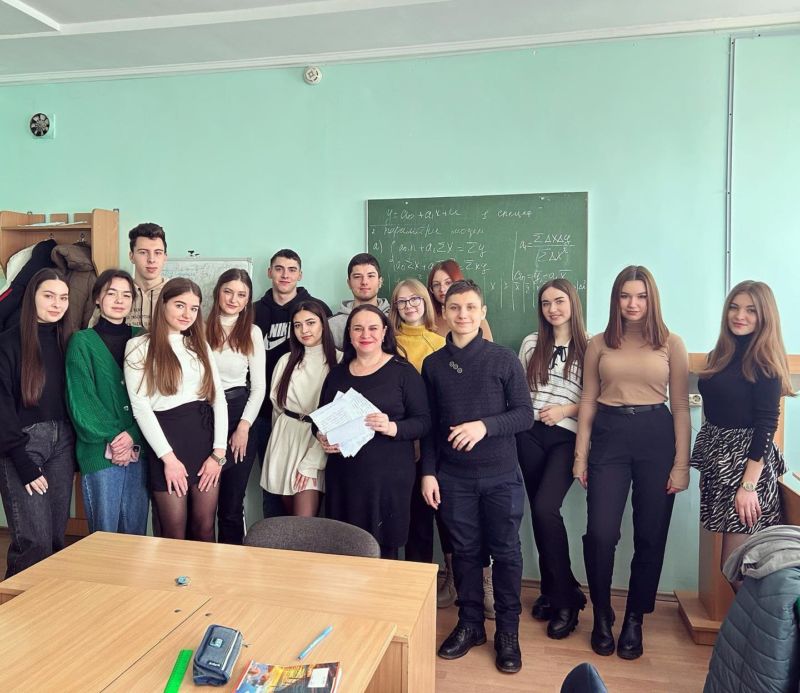 З любов’ю та вдячністю: студенти ЗУНУ написали листи захисникам України