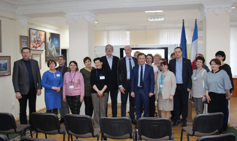 Головна книгозбірня Тернопільщини отримала подарунок від Посольства Франції в Україні