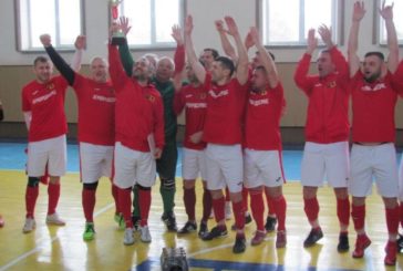 Десять команд позмагаються у ветеранському чемпіонаті Тернопільщини з футзалу (40+)