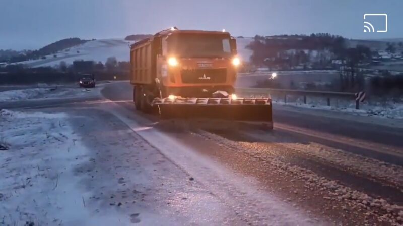 Тернопільщину накрив льодовий циклон: в автодорі розповіли про ситуацію на дорогах