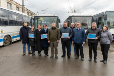 Тернопільщина отримала від міжнародних партнерів шкільні автобуси
