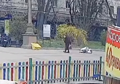 У Тернополі хлопчик на дитячій машинці травмував пенсіонерку: містяни просять перевірити законність атракціону