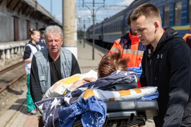 До Тернополя евакуювали пацієнтів лікарень з-під лінії фронту
