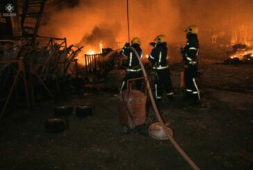 Рятувальники показали масштаби руйнувань після ракетних обстрілів у Тернополі (ФОТО)