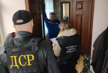 На Тернопільщині підприємець та шестеро водіїв незаконно вивезли за кордон 24 ухилянтів