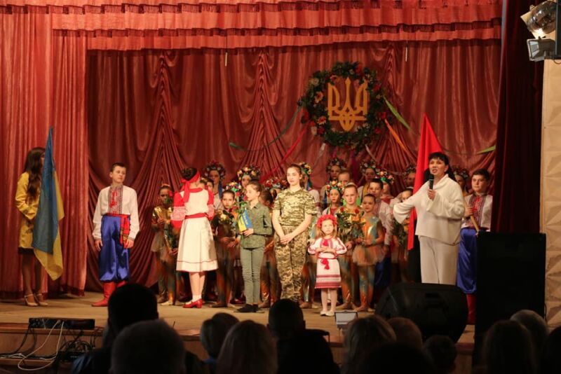 У Шумську під час виступу дитячого колективу «Зорепад» зібрали гроші на тепловізор для ЗСУ