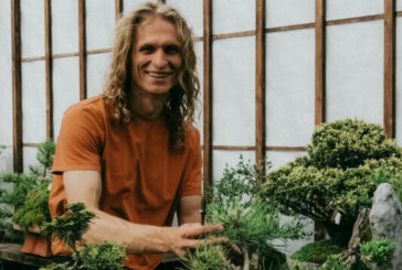 Тернополянин вирощує дерева «Бонсай» та доглядає японський сад