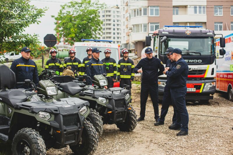 Тернопільські рятувальники – у складі 1-ого міжрегіонального спеціалізованого зведеного загону ДСНС, який боротиметься з повенями і паводками