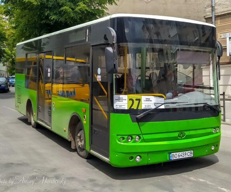 У Тернополі на одному з автобусних маршрутів у вихідні збільшать кількість транспорту (розклад руху)