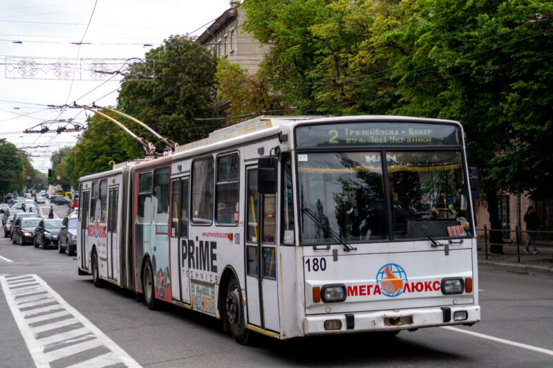 У Тернополі 29 червня буде тимчасово змінено рух трьох тролейбусів
