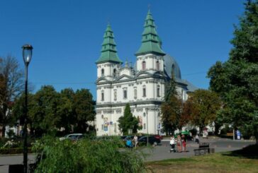 На сайті Кабміну зареєстрували петицію з вимогою зупинити незаконну реконструкцію Катедри у Тернополі