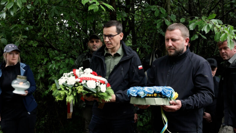 Прем’єр-міністр Матеуш Моравецький вшанував на Тернопільщині пам’ять поляків, постраждалих від радянської влади