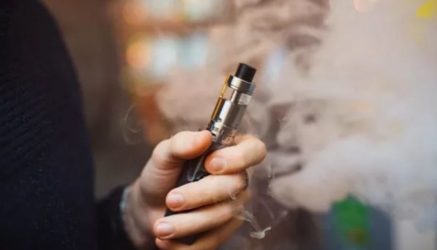 Жителі Тернопільщини більше не побачать рекламу айкосів та електронних сигарет