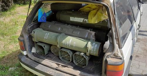 Житель Тернопільщини перевозив у своїй автівці боєприпаси та гранату із запалом