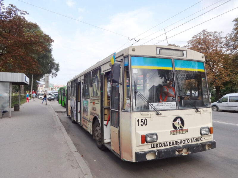 У Тернополі з 4 до 6 серпня буде тимчасово змінено рух деяких тролейбусів