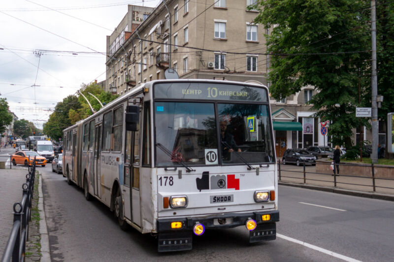 У Тернополі тимчасово зміниться рух тролейбуса №10 та маршруток №13, 19 і 38