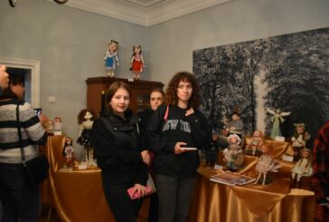 100 авторських ляльок: у Кременці на Тернопільщині відкрили неймовірну виставку