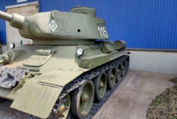 У Тернополі з аукціону продають радянський танк, щоб купити дрони для ЗСУ