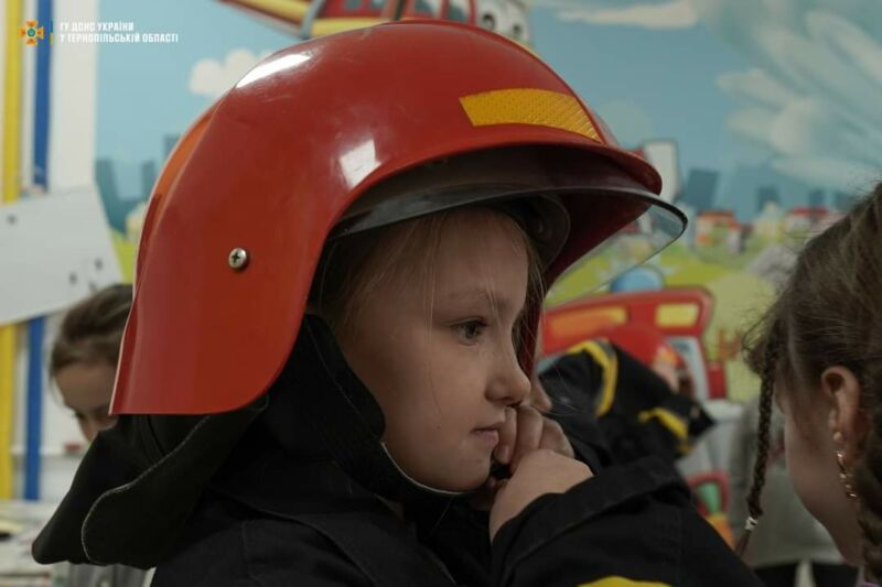 У Тернополі рятувальники проводять для дітей пізнавальні екскурсії