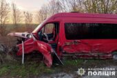 Водій легковика врізався в автобус «Теофіполь-Тернопіль»: шестеро постраждалих