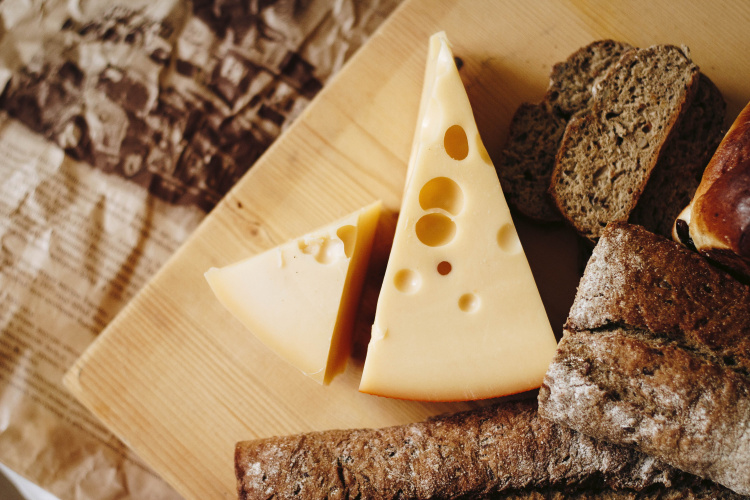 15 листопада – Міжнародний день сиру і хліба, початок Різдвяного посту або Пилипівка