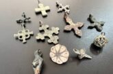 Із Тернопільщини до США хотіли переправити поштою хрестики часів Київської Русі та підвіску, виготовлену у ІІІ столітті